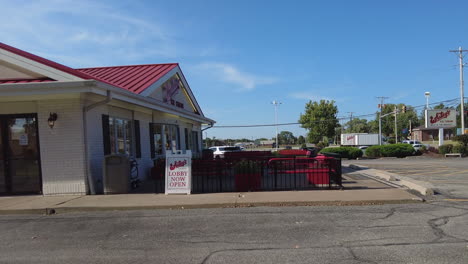 Whitey&#39;s-Ist-Eine-Preisgekrönte-Eisdiele-In-Familienbesitz---&quot;Best-Of-The-Midwest&quot;.