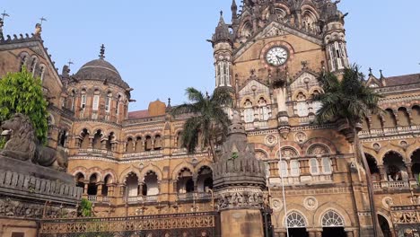 Mumbai,-Indien---04.-November-2021:-Mumbai-Maharashtra-Chhatrapati-Shivaji-Terminus-Ehemals-Victoria-Terminus-In-Mumbai-Indien