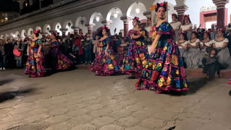 Traditioneller-Tanz-In-Chiapas-Mexiko