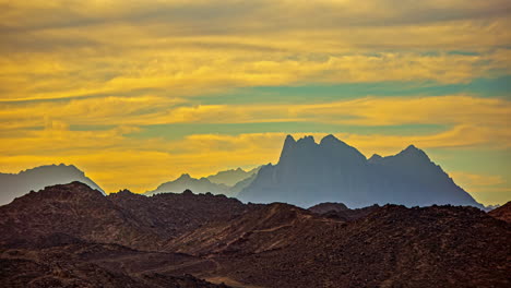 The-jagged,-rugged-desert-mountains-of-Egypt-by-Hurghada---sunrise-time-lapse