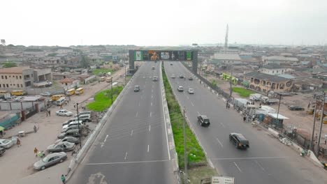 Oworosoki,-Lagos,-Nigeria--December-20-2022:-cityscape-of-Oworosoki-in-Lagos-Mainland-towards-the-third-mainland-bridge