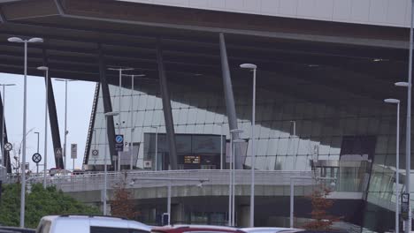 Bergen-airport-Flesland-main-departure-terminal-with-cars-and-people-outside