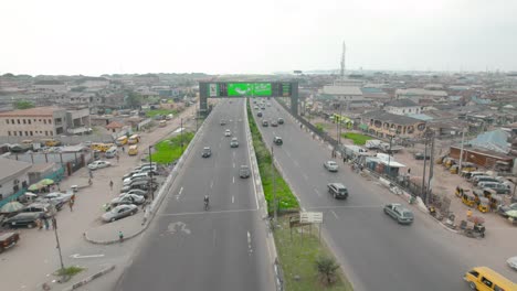 Oworosoki,-Lagos,-Nigeria--diciembre-20-2022:-Paisaje-Urbano-De-Oworosoki-En-Lagos-Continental-Hacia-El-Tercer-Puente-Continental