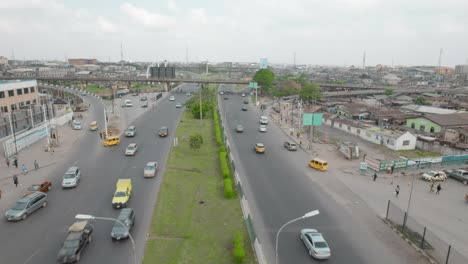 Oworosoki,-Lagos,-Nigeria--December-20-2022:-cityscape-of-Oworosoki-in-Lagos-Mainland-towards-the-third-mainland-bridge