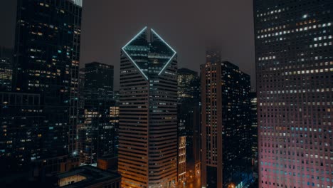 zooming-out-of-Crain-Communications-Building-also-known-as-Smurfit-Stone-Building