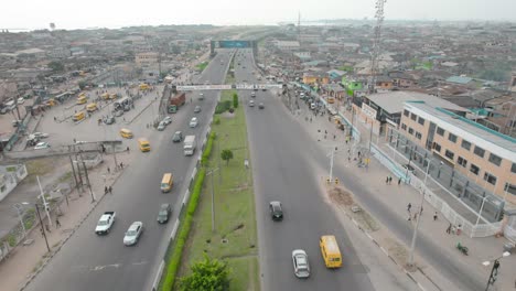 Oworosoki,-Lagos,-Nigeria--December-20-2022:-cityscape-of-Oworosoki-in-Lagos-Mainland-towards-the-third-mainland-bridge