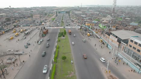 Oworosoki,-Lagos,-Nigeria--December-20-2022:-cityscape-of-Oworosoki-in-Lagos-Mainland-towards-the-third-mainland-bridge