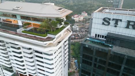 The-rooftop-of-a-luxury-hotel-and-condominium-in-Kuala-Lumpur,-Malaysia