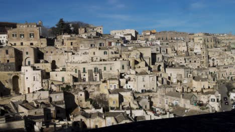 Matera,-Italy-cityscape-pan-right-to-left