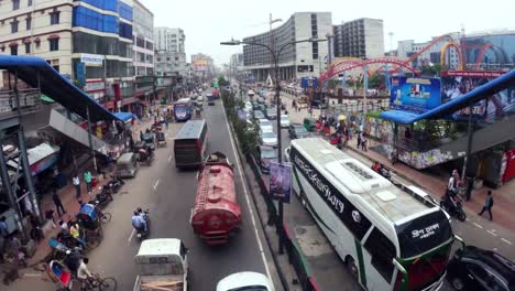 Zeitraffer-Einer-Stark-Befahrenen-Straße-In-Dhaka,-Bangladesch