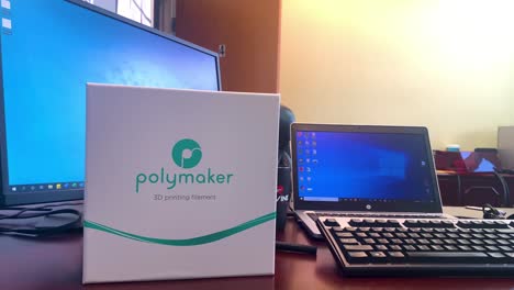 Polymaker-3D-Druckfilament-Auf-Dem-Tisch