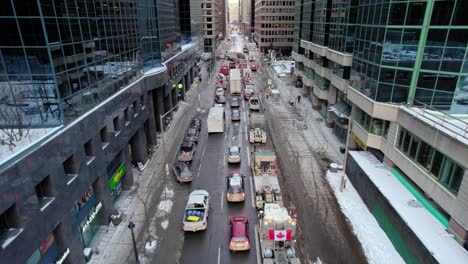 Toma-De-Drones-De-La-Manifestación-De-Camioneros-De-La-Libertad-En-Slater-Street-En-Ottawa,-El-30-De-Enero-De-2022,-Durante-La-Pandemia-De-Covid-19