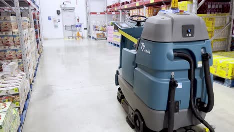 Roboter-Bodenreiniger-In-Sam&#39;s-Club,-Standort-Winston-Salem,-NC