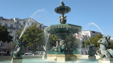 Fuente-De-Agua-De-La-Plaza-Rossio-Lisboa-Portugal