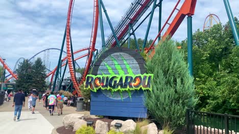 Rougarou-Achterbahnfahrt-Im-Vergnügungspark-Cedar-Point-In-Sandusky,-Ohio,-USA