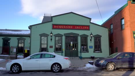 View-of-the-Duquesne-Incline,-a-funicular-tram-scaling-Mt