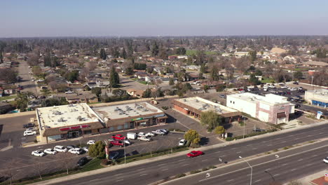 Ferretería-De-Descuento-De-Carga-Portuaria-En-Visalia,-California,-Drone