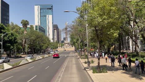 Schuss-Der-Leeren-Reforma-Avenue-In-Mexiko-stadt