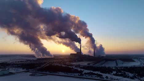 Sherburne-County-Kraftwerk-Aus-Der-Luft,-In-Der-Abenddämmerung