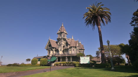 Außerhalb-Der-Berühmten-Carson-Mansion-In-Eureka,-Kalifornien