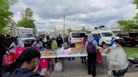 local-residents-offering-goods-and-supplies-to-the-neighborhood-after-the-mass-shooting-closed-their-main-supermarket