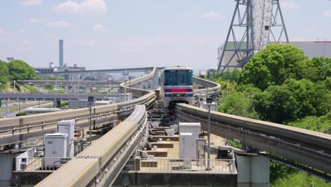 Osaka-Monorail-Tracks-Shifting,-Banpaku-Kinen-Koen-station-Timelapse