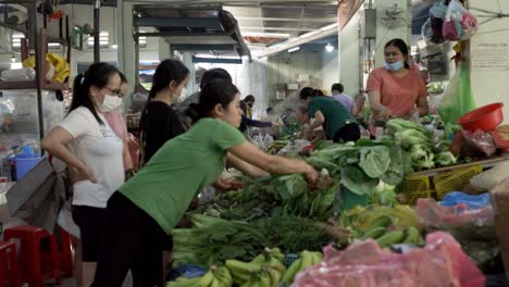 Actividad-Del-Mercado-De-Productos-Frescos-En-Vietnam;-Camara-Lenta