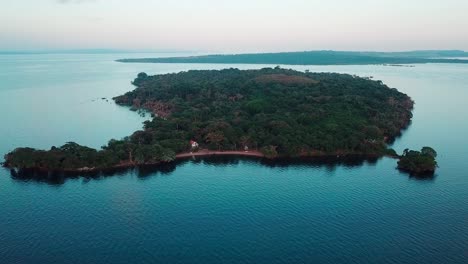 Drone-view-of-the-entire-island-of-Banda-,-in-Lake-Victoria,-Uganda