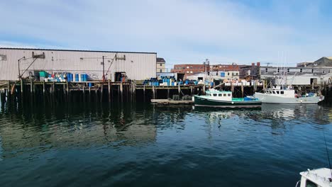 Barcos-De-Langosta-En-Portland,-Puerto-De-Maine