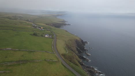 Slea-Head-Drive-Dingle-Halbinsel-Südwestatlantikküste,-Irland-Drohne-Luftaufnahme