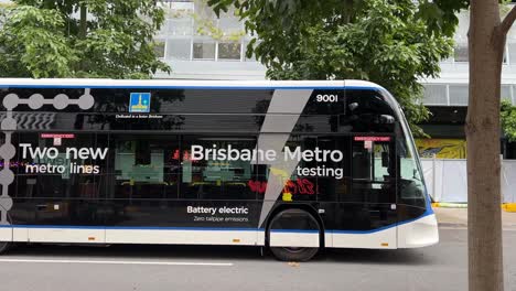 Prueba-Piloto-De-Metro-De-última-Tecnología-1,-Metro-De-Brisbane-Con-Características-De-Alta-Calidad-Y-Alta-Capacidad,-Funcionamiento-Con-Batería-Eléctrica-Y-Cero-Emisiones-Del-Tubo-De-Escape-Que-Conecta-La-Ciudad-Con-Las-Llanuras-De-Ocho-Millas