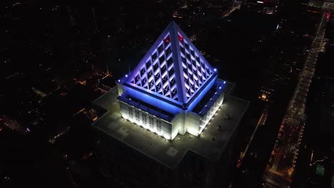 Vista-Aérea-Del-Centro-Bny-Mellon-Por-La-Noche