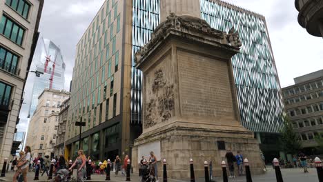 City-of-London-England-September-2022-Establishing-shot-of-the-Fire-of-London-monument