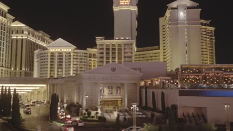 Caesars-Palace-Gran-Famoso-Hotel-Y-Casino-En-Las-Vegas-Por-La-Noche