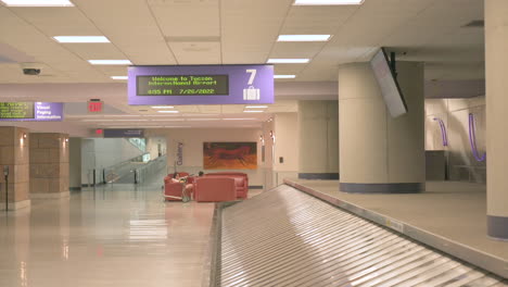 Leere-Gepäckausgabe-Im-Flughafen-Tucson-Arizona