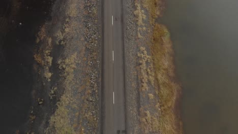 Paso-Elevado-Bajo-Carretera-Costera-Islandesa