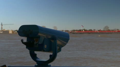 Long-Range-Binoculars-on-Mississippi-River