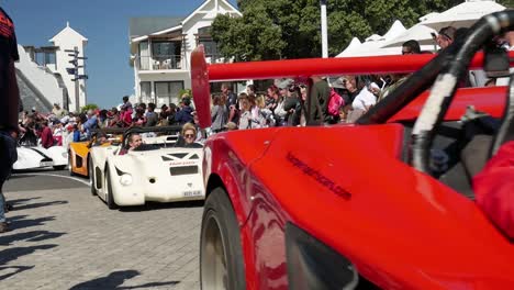 Oldtimer-Fahren-Während-Des-Walfestes-2018-In-Einer-Autokolonne-Um-Hermanus-Herum