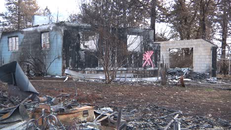 Campamento-Fuego-Destrucción-Quemado-Casa-Azul