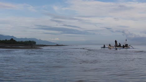 Balinese-fisherman-on-boat-at-sea-in-Bali