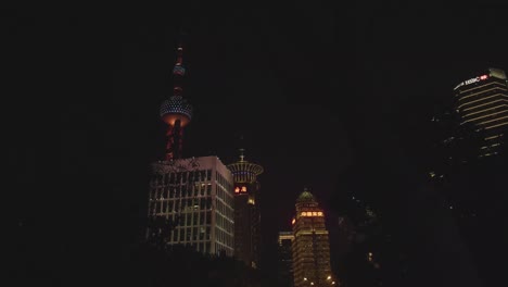 Gebäude-In-Shanghai-In-China-Nachts-In-Dowtown
