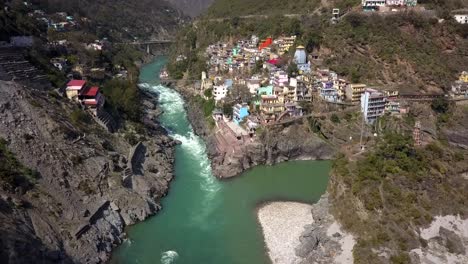 Antena:-Río-Ganga-En-Rishikesh-India