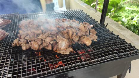 Cordero-A-La-Parrilla-En-El-Mercado-De-Vendedores-Ambulantes-De-Malasia