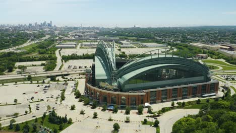 Toma-Aérea-Circular-De-Miller-Park,-Hogar-De-Los-Cerveceros-De-Milwaukee-[4k]---Velocidad-2x