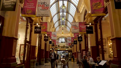 Block-Arcade-Melbourne,-Juli-2019-Historisches-Einkaufspassagengebäude-In-Melbourne---Beliebte-Touristenattraktion-In-Melbourne