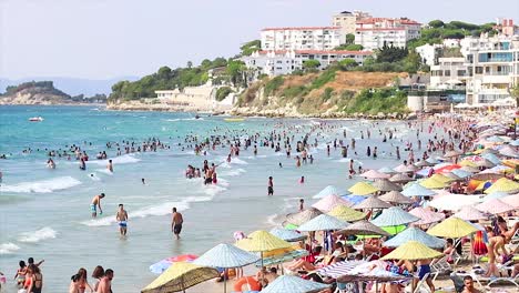 Ladies-Beach-In-Kusadasi-Türkei