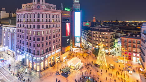 Timelapse-Nocturno-De-La-Plaza-Del-Callao-En-Madrid-Por-La-Noche-Durante-La-Temporada-Navideña