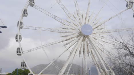 Riesenrad-Am-Wasser-Von-Kapstadt-Dreht-Sich-Langsam