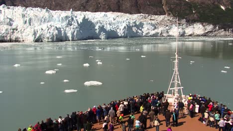 Zuiderdam-cruise-ship-in-front-of-the-Margerie-Glacier-in-Alaska