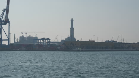 Lanterna-lighthouse-in-port-of-Genoa,-Genova